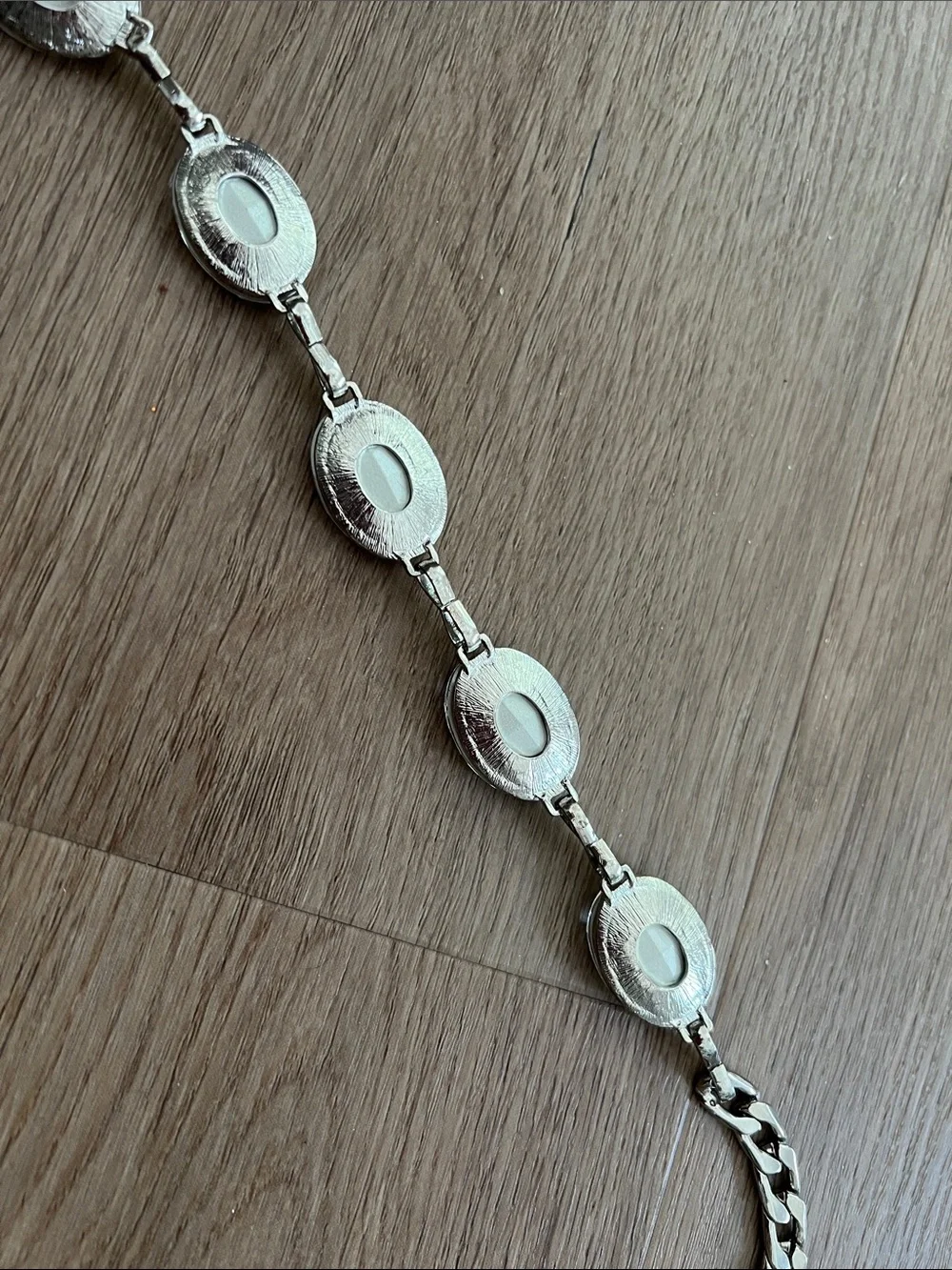 Cordelia shimmering oval